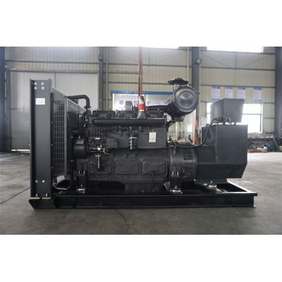200kw凱普柴油發(fā)電機組-凱普6缸柴油機缸徑/行程：135/150mm,水冷發(fā)動機功率206KW,配套馬拉松斯坦福發(fā)電機。廠價直銷歡迎選購：13773399855。