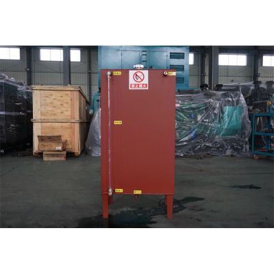 廠價直銷200L柴油發(fā)電機組專用油箱,發(fā)電機組油箱具有透明油標、進油口有閥關門控制、200升油箱回油在油泵油箱上部，柴油排污口在油箱的低部。