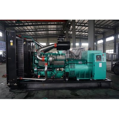 600kw乾能柴油發(fā)電機組-乾能12缸柴油機QN27G830D2柴油發(fā)電機組,缸徑/行程：135/155mm,柴油發(fā)電機組水冷發(fā)動機功率610KW,柴油發(fā)電機組配套馬拉松斯坦福發(fā)電機。廠價直銷歡迎選購：13773399855。