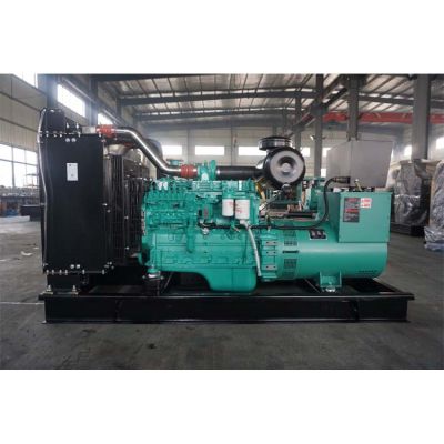 120kw東風(fēng)康明斯柴油發(fā)電機(jī)組-東風(fēng)康明斯6缸柴油機(jī)6BTAA5.9-G12柴油發(fā)電機(jī)組,缸徑/行程：102/120mm,柴油發(fā)電機(jī)組水冷發(fā)動(dòng)機(jī)功率140KW,柴油發(fā)電機(jī)組配套馬拉松斯坦福發(fā)電機(jī)。廠價(jià)直銷歡迎選購(gòu)：13773399855。

