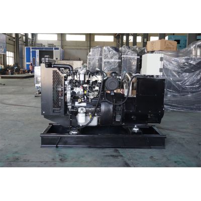 30kw珀金斯柴油發(fā)電機(jī)組-珀金斯3缸柴油機(jī)1103A-33G柴油發(fā)電機(jī)組,缸徑/行程：105/127mm,柴油發(fā)電機(jī)組水冷發(fā)動(dòng)機(jī)功率30KW,柴油發(fā)電機(jī)組配套馬拉松斯坦福發(fā)電機(jī)。廠價(jià)直銷歡迎選購：13773399855。