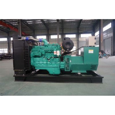 200kw東風(fēng)康明斯柴油發(fā)電機(jī)組-東風(fēng)康明斯6缸柴油機(jī)6LTAA8.9-G3柴油發(fā)電機(jī)組,缸徑/行程：140/152mm,柴油發(fā)電機(jī)組水冷發(fā)動機(jī)功率230KW,柴油發(fā)電機(jī)組配套馬拉松斯坦福發(fā)電機(jī)。廠價直銷歡迎選購：13773399855。
