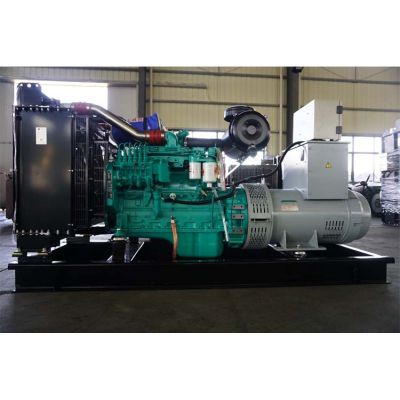 100kw東風(fēng)康明斯柴油發(fā)電機(jī)組-東風(fēng)康明斯6缸柴油機(jī)6BTAA5.9-G2柴油發(fā)電機(jī)組,缸徑/行程：102/120mm,柴油發(fā)電機(jī)組水冷發(fā)動(dòng)機(jī)功率120KW,柴油發(fā)電機(jī)組配套馬拉松斯坦福發(fā)電機(jī)。廠價(jià)直銷歡迎選購(gòu)：13773399855。
