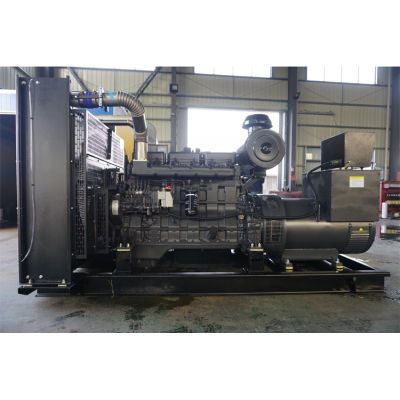 300kw申動柴油發(fā)電機組-申動6缸柴油機SD13G420D2柴油發(fā)電機組,缸徑/行程：135/150mm,柴油發(fā)電機組水冷發(fā)動機功率308KW,柴油發(fā)電機組配套馬拉松斯坦福發(fā)電機。廠價直銷歡迎選購：13773399855。