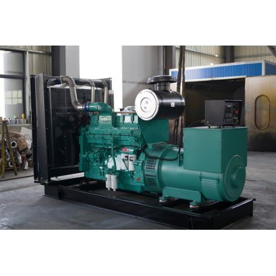 500kw重慶康明斯柴油發(fā)電機組-重慶康明斯6缸柴油機KTAA19-G6柴油發(fā)電機組,缸徑/行程：159/159mm,柴油發(fā)電機組水冷發(fā)動機功率570KW,柴油發(fā)電機組配套馬拉松斯坦福發(fā)電機。廠價直銷歡迎選購：13773399855。