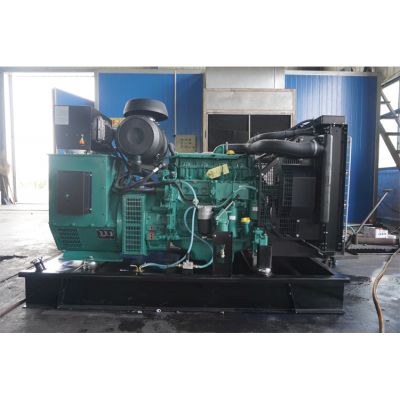 100kw沃爾沃柴油發(fā)電機(jī)組-沃爾沃4缸柴油機(jī)TAD532GE柴油發(fā)電機(jī)組,缸徑/行程：108/130mm,柴油發(fā)電機(jī)組水冷發(fā)動(dòng)機(jī)功率114KW,柴油發(fā)電機(jī)組配套馬拉松斯坦福發(fā)電機(jī)。廠價(jià)直銷歡迎選購：13773399855。