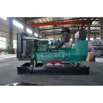 120kw沃爾沃柴油發(fā)電機(jī)組-沃爾沃6缸柴油機(jī)TAD731GE柴油發(fā)電機(jī)組,缸徑/行程：108/130mm,柴油發(fā)電機(jī)組水冷發(fā)動(dòng)機(jī)功率133KW,柴油發(fā)電機(jī)組配套馬拉松斯坦福發(fā)電機(jī)。廠價(jià)直銷歡迎選購：13773399855。