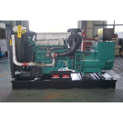 200kw沃爾沃柴油發(fā)電機(jī)組-沃爾沃6缸柴油機(jī)TAD734GE柴油發(fā)電機(jī)組,缸徑/行程：108/130mm,柴油發(fā)電機(jī)組水冷發(fā)動(dòng)機(jī)功率222KW,柴油發(fā)電機(jī)組配套馬拉松斯坦福發(fā)電機(jī)。廠價(jià)直銷歡迎選購：13773399855。