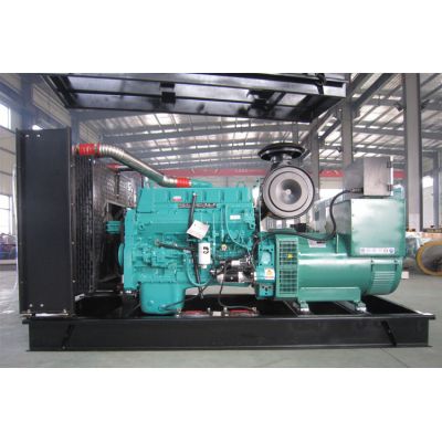 200kw重慶康明斯柴油發(fā)電機(jī)組-重慶康明斯6缸柴油機(jī)MTA11-G2柴油發(fā)電機(jī)組,缸徑/行程：125/147mm,柴油發(fā)電機(jī)組水冷發(fā)動機(jī)功率246KW,柴油發(fā)電機(jī)組配套馬拉松斯坦福發(fā)電機(jī)。廠價直銷歡迎選購：13773399855。