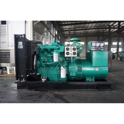 25KW玉柴柴油發(fā)電機組-玉柴4缸柴油機YCD4N23H8-45,柴油發(fā)電機組缸徑/行程：93/103mm,柴油發(fā)電機組水冷發(fā)動機功率33KW,柴油發(fā)電機組配套馬拉松斯坦福發(fā)電機。廠價直銷歡迎選購：13773399855。