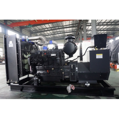 120kw上柴動力柴油發(fā)電機組-上柴股份4缸柴油機6HTAA6.5-G31柴油發(fā)電機組,缸徑/行程：105/124mm,柴油發(fā)電機組水冷發(fā)動機功率141KW,柴油發(fā)電機組配套馬拉松斯坦福發(fā)電機。廠價直銷歡迎選購：13773399855。