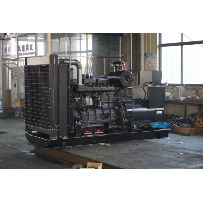 700kw上柴動力柴油發(fā)電機組-上柴股份6缸柴油機6KTAA25-G31柴油發(fā)電機組,缸徑/行程：170/185mm,柴油發(fā)電機組水冷發(fā)動機功率800KW,柴油發(fā)電機組配套馬拉松斯坦福發(fā)電機。廠價直銷歡迎選購：13773399855。