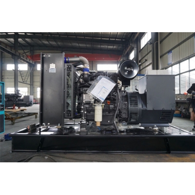 75kw上柴動力柴油發(fā)電機(jī)組-上柴動力4缸柴油機(jī)4HTAA4.3-G33柴油發(fā)電機(jī)組,缸徑/行程：105/124mm,柴油發(fā)電機(jī)組水冷發(fā)動機(jī)功率86KW,柴油發(fā)電機(jī)組配套馬拉松斯坦福發(fā)電機(jī)。廠價直銷歡迎選購：13773399855。
