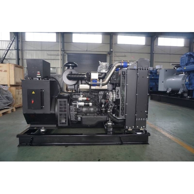 100kw上柴股份柴油發(fā)電機組-上柴動力5缸柴油機SC4H140D2柴油發(fā)電機組,缸徑/行程：105/124mm,柴油發(fā)電機組水冷發(fā)動機功率105KW,柴油發(fā)電機組配套馬拉松斯坦福發(fā)電機。廠價直銷歡迎選購：13773399855。